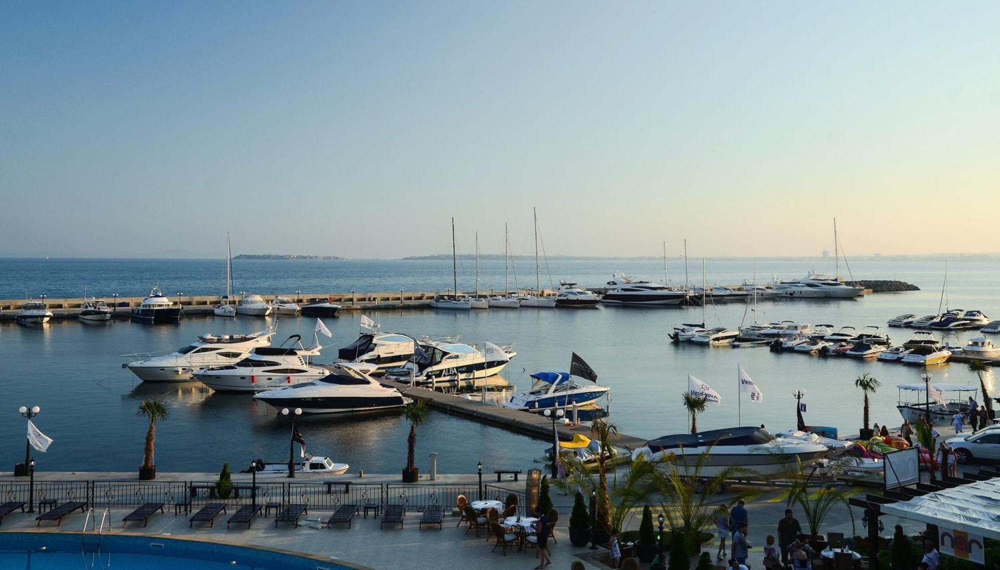 New Line Village Apartments Sunny Beach Eksteriør billede